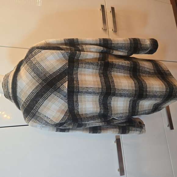 Thread & Supply Oversized Plaid Gingham Flannel Shacket Jacket Black Brown Small - Picture 4 of 10